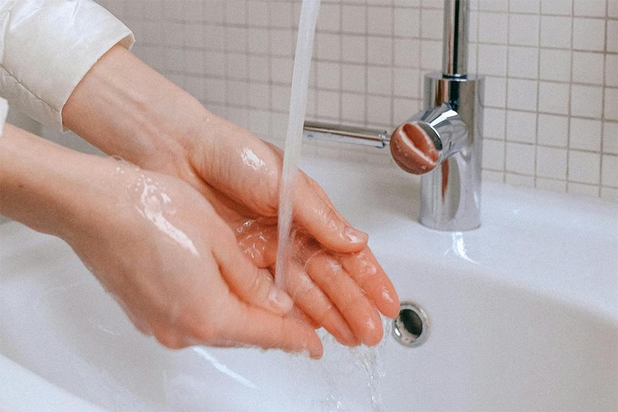 pexels-shvetsa-3943905